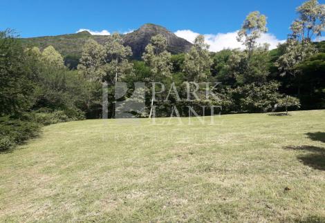Rare opportunity : Residential plot in the heart of a private estate between Bagatelle and the capital