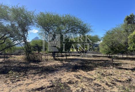Beautiful plot of land in a secure estate at the foot of the Tourelle mountain