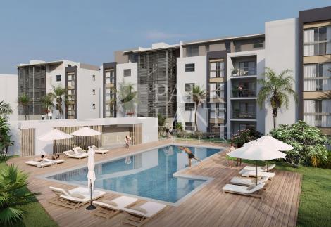 Elegance and Comfort: 3 Bedroom Apartment with Terrace in Cosy Bay, Tamarin