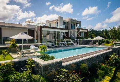 Anahita: Modern luxury with breathtaking views of the Fairway