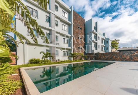 Luxury Beachside Living: Elegant 3-Bedroom Apartment with High-End Finishes and Amenities