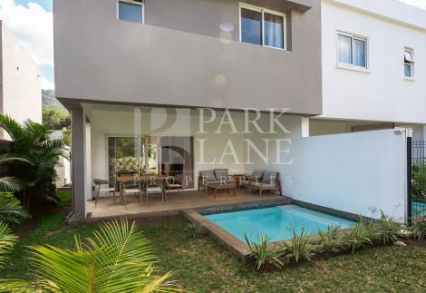 Trendy, newly built, stand alone duplex 