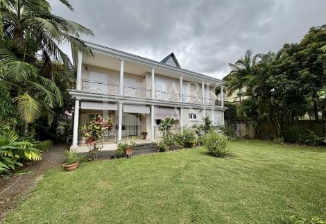 Charming colonial-style home with garden and views in Floreal