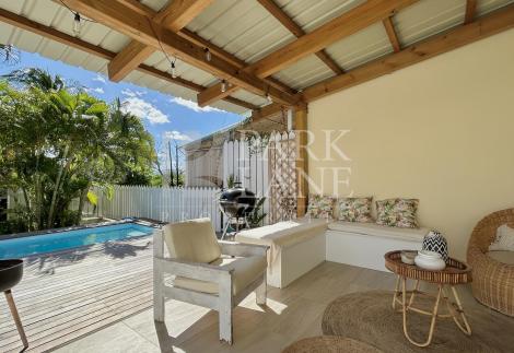 Stylish 2-Bedroom Duplex with cosy Terrace & Plunge Pool