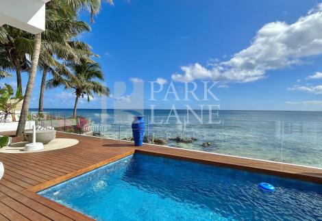 Stylish Beachfront Villa in Tamarin – Perched above the Sea