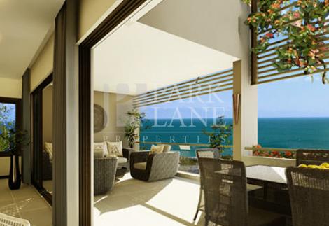 La Tourelle – Contemporary Elegance Facing the Sea and Mountains
