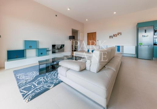 Luxury penthouse in Trianon | Panoramic sea & mountain views