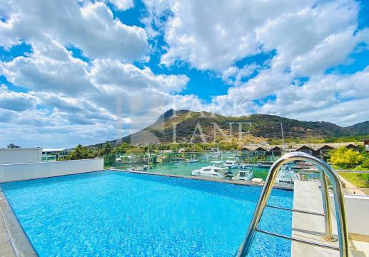 Spacieuse villa de 5 chambres avec vue imprenable sur la marina !!!