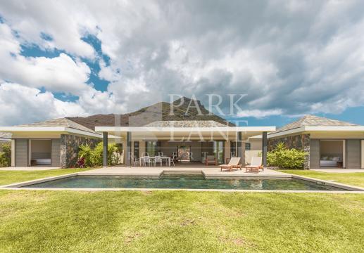 Elegant 4-Bedroom Villa with Scenic Mountain Views and Private Pool