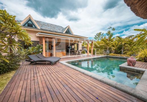 Villa balinaise enchantée au milieu des majestueuses montagnes de la côte ouest