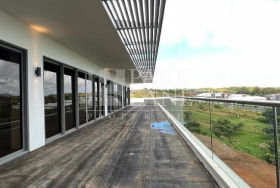 Exclusive offices on the 2nd floor in Bagatelle