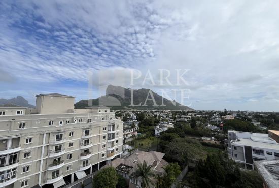 Spacious and comfortable Penthouse of 300m2 in Quatre Bornes!