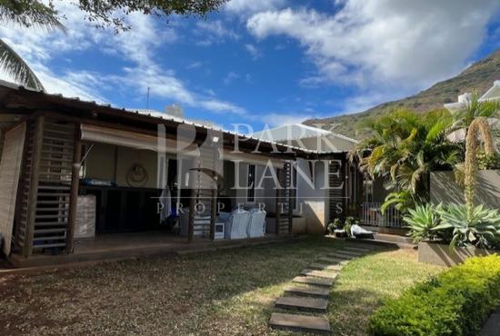 Cozy modern 3-bedroom oasis for sale in Tamarin