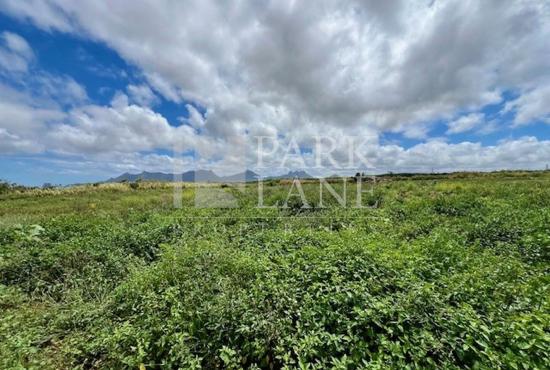 Commercial/industrial land opportunity – Prime location in Valentina, Phoenix
