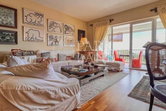 Bright and comfortable apartment in a prime location in Floreal