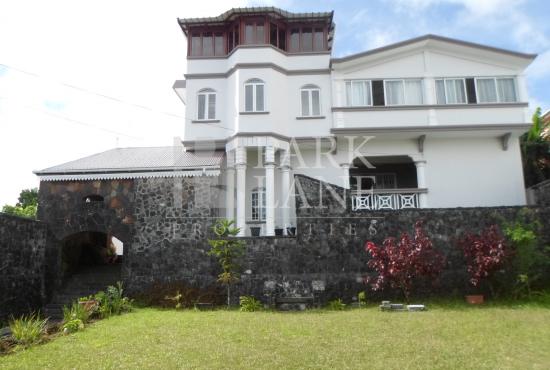 Triple storey with seperate apartment