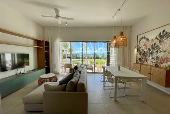 Lovely apartment facing the ocean!