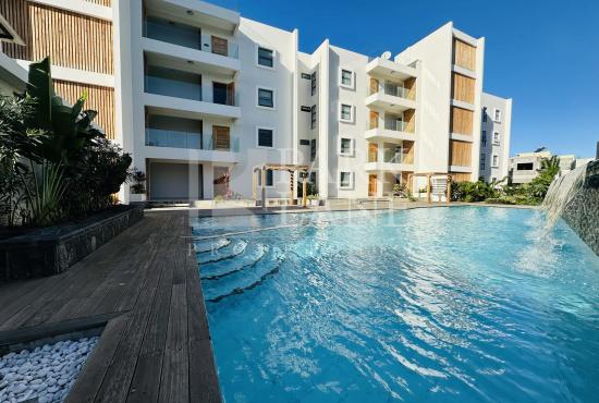 Brand new modern apartment for sale in a nice complex in Péreybère