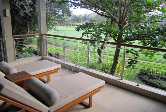 Three bedroom apartment on the Golf Course!