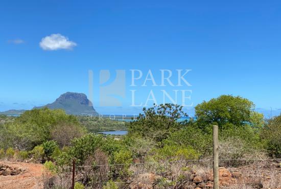 In the Domaine de Palmyre Estate, beautiful residential land of 80 perches with dominant views