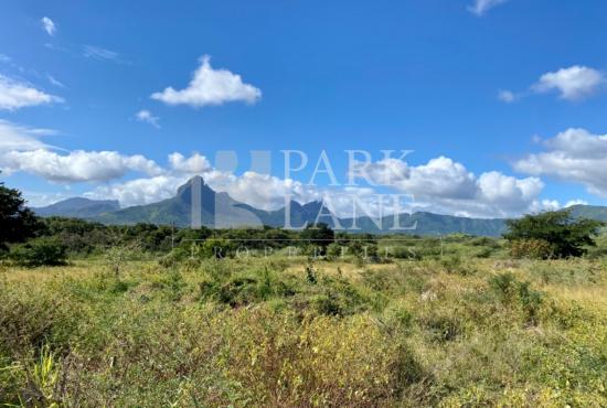 Beautiful corner plot with mountain views