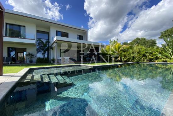 Luxurious 4 bedroom villa with prime positioning and gorgeous sea and river views.