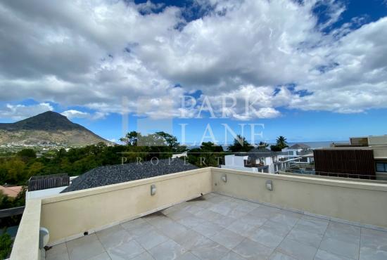 3 bedroom penthouse with top of the range service and facilities