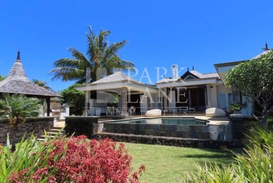 Magnificent 4 bedroom villa at Villas Valriche