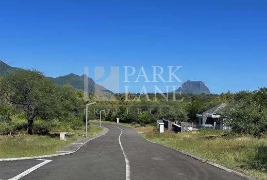 Exceptional 2,197m² Land Surrounded by Nature in Prestigious Residential Estate