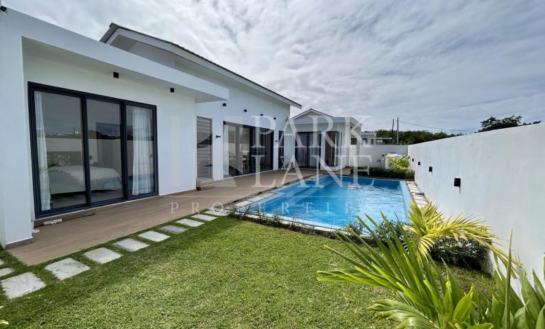 Stunning Villa for sale in a nice residence in Grand Bay.