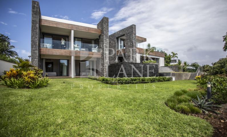 Exceptional Waterfront Villa in the Azuri Golf Resort, Mauritius